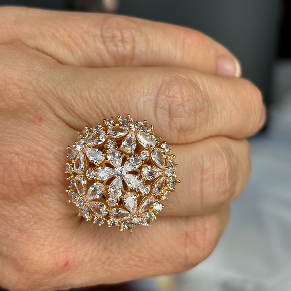 Swarovski Crystals Gold Flower Dome Ring - Picture 9 of 9